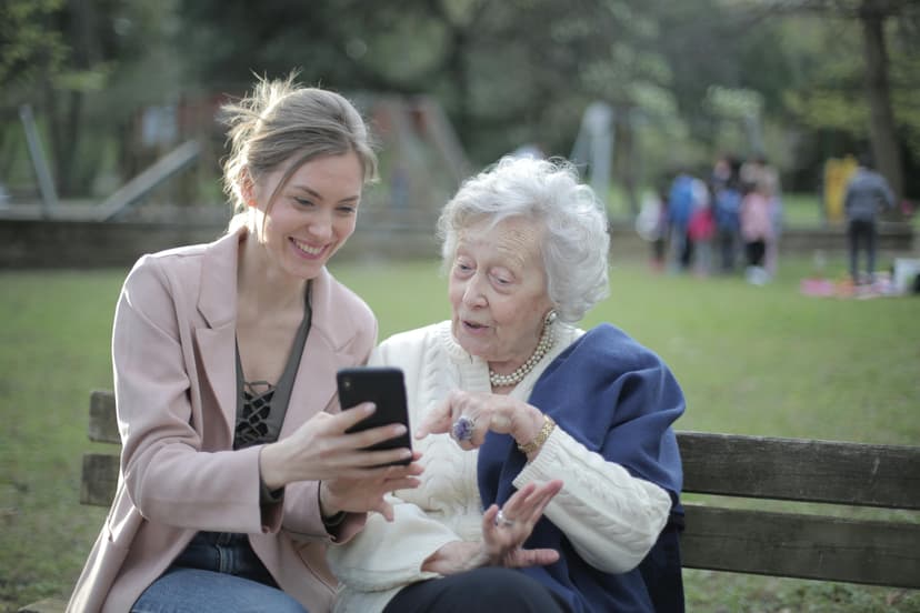 Tech support helping senior